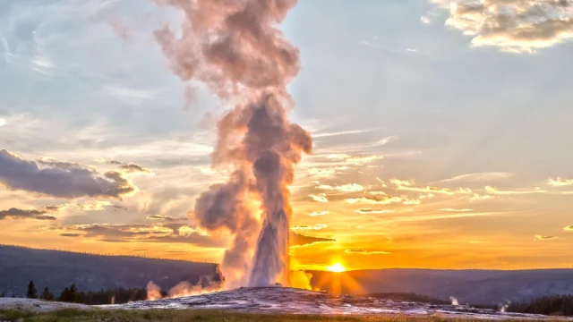 5 Tempat Paling Ikonik di Yellowstone yang Wajib Dikunjungi